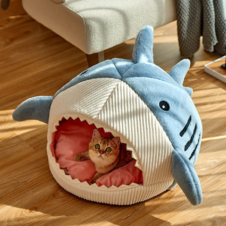 Enclosed Warm Shark Pet Bed